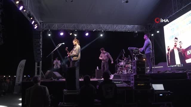 Kolpa Grubu, Gençlik Festivali'nde Altınovalıları coşturdu