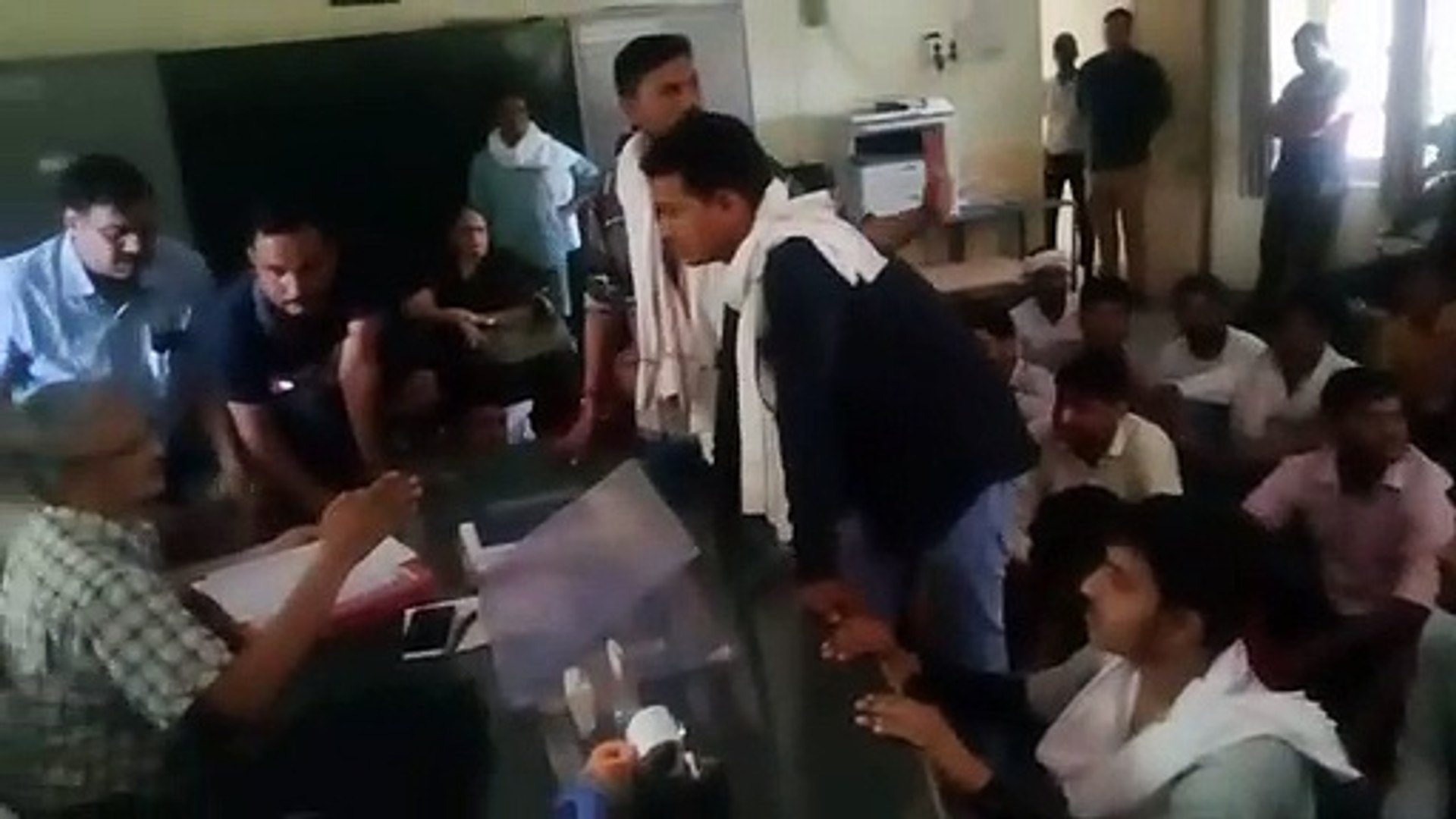 ⁣हॉस्टल में बिजली गुल