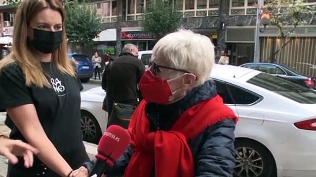 Concha Velasco sale de la residencia y disfruta de una mañana familiar por Madrid