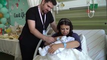 Kadın doğum uzmanı doktor, girdiği 3 bin 652'nci doğumunda kendi bebeğini kucağına aldı