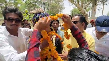 Video: कान्स से जैसलमेर लौटने पर मामे खां का जोरदार स्वागत हुआ