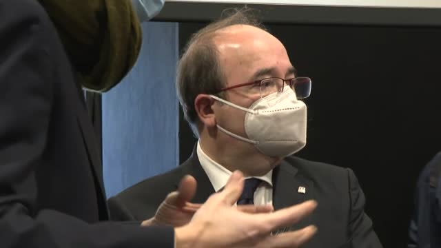 La exhibición del emérito en Galicia encona el debate sobre la monarquía