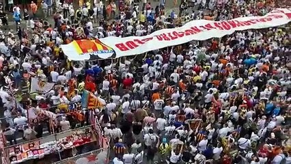 La indignació esclata a l’exterior de Mestalla contra el menyspreu del president del València CF