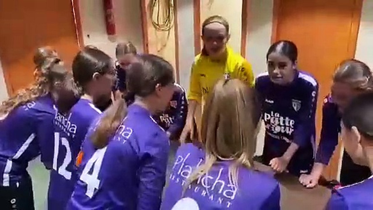 GJ DCFOOT U15F A8 VICTOIRE 4-2  GRAND BESANCON  COMPLEXE SPORTIF SAINT CLAUDE 2 TERRAIN N° 2 9 CHEMIN DES TORCOLS - 25000 BESANCON