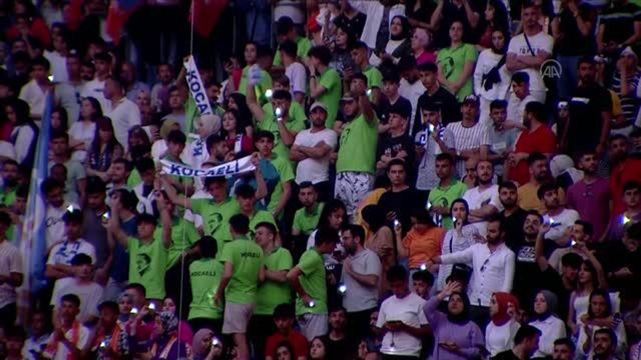 AK Parti Gençlik Kolları Başkanı İnan,"Bir Gençlik Şöleni"nde konuştu