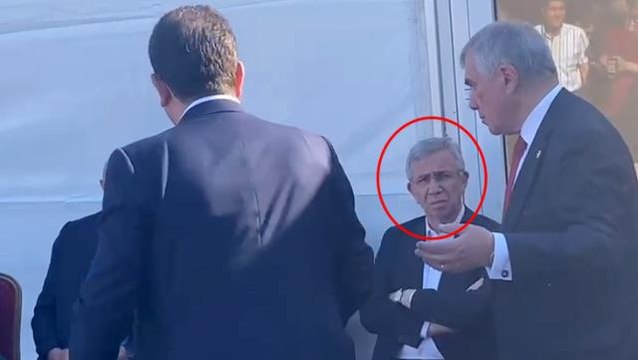 Melih Gökçek, CHP mitingine katılan Ekrem İmamoğlu ile Mansur Yavaş'ın tokalaşmadığı görüntüleri paylaştı