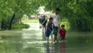 Dezenas de mortos e milhões de isolados por inundações na Ásia