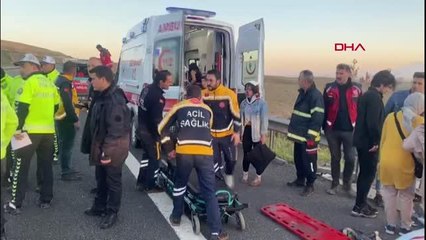 NİĞDE-ÜNİVERSİTE ÖĞRENCİLERİNİ TAŞIYAN OTOBÜS DEVRİLDİ 2 ÖLÜ, 42 YARALI