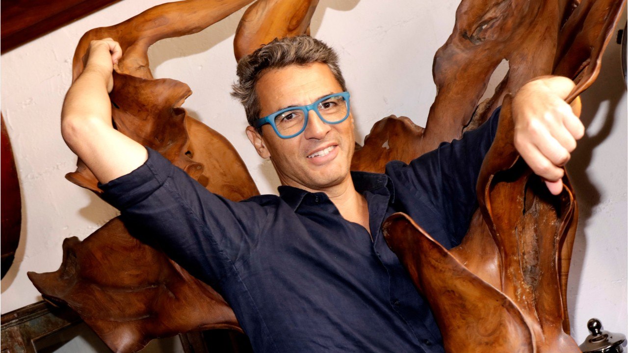 VOICI : "C'est ma femme qui l'a recrutée" : les confidences de Julien Cohen sur sa collaboration avec son ex-femme