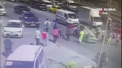 Feci kaza! Takla atarak durabildi: 1'i hamile 3 yaralı