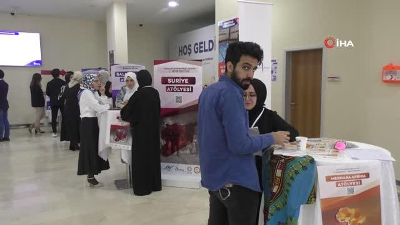 Sultangazi�de gençler Genç Diplomasi Sempozyumu�nda bir araya geldi