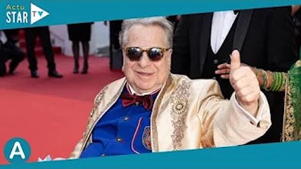 Cannes 2022 : Paul-Loup Sulitzer fait une très rare apparition en fauteuil roulant et costume dorée