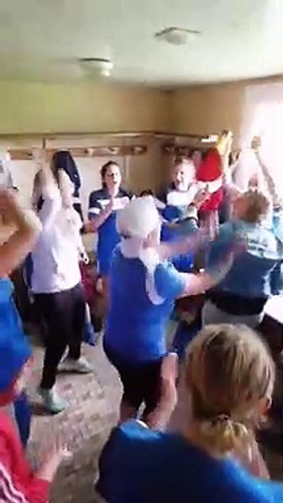 Célébration Victoire ! ES Tourville / Olympique Pavilly (championnat R2F le 22/05/2022)