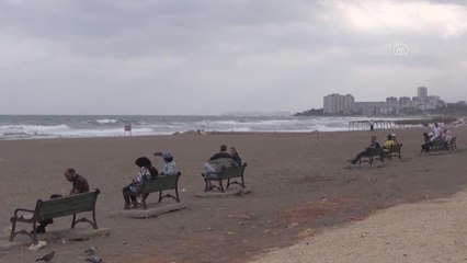 Denize giren yabancı uyruklu genç kayboldu