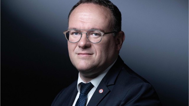 VOICI : Damien Abad : le ministre des Solidarités accusé de viols, Elisabeth Borne réagit