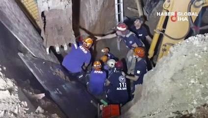 Göçük altında kalan işçi 8 saat sonunda kurtarıldı