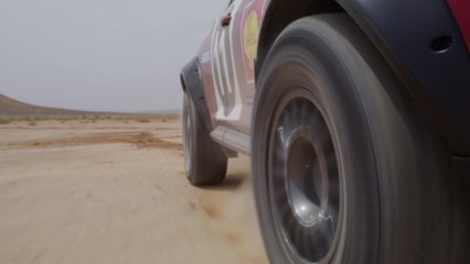 Nissan Juke Rally Tribute Driving in Morocco - Camera Grip