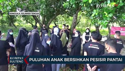 Puluhan Anak Bersihkan Pesisir Pantai
