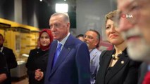 Cumhurbaşkanı Erdoğan, Türk Müziği Tarihi Sergisi'nde eşyaları bulunan sanatçı aileleriyle sohbet etti