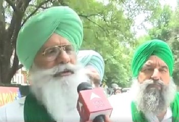 ਪੰਚਾਇਤ ਮੰਤਰੀ ਨਾਲ ਮੁਲਾਕਾਤ ਲਈ ਪੰਜਾਬ ਭਵਨ ਪੁੱਜੇ ਕਿਸਾਨ। ਜਾਣੋ ਕਿਹੜੀਆਂ ਮੰਗਾਂ 'ਤੇ ਹੋਵੇਗੀ ਵਿਚਾਰ  @ABP Sanjha ​