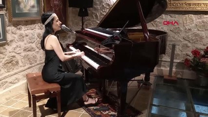 GENÇ SANATÇIDAN BÜYÜLEYEN KONSER