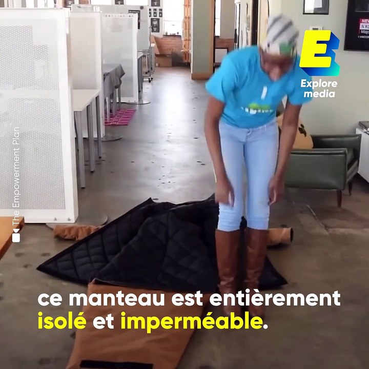Ce manteau pour les sans-abris se transforme en duvet