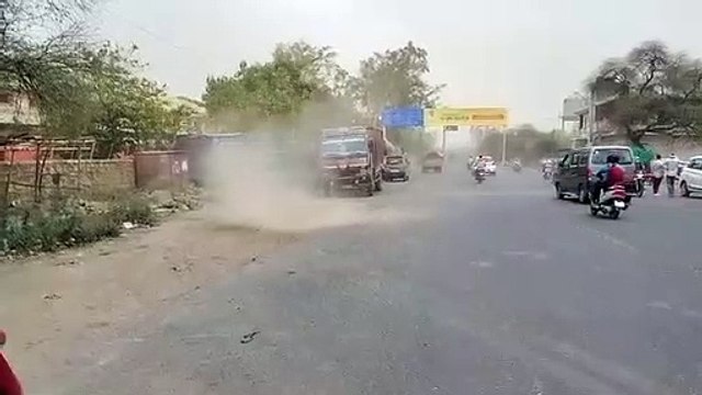 मौसम का बदला मिजाज : तेज अंधड़ के बाद बूंदाबांदी व बरसात