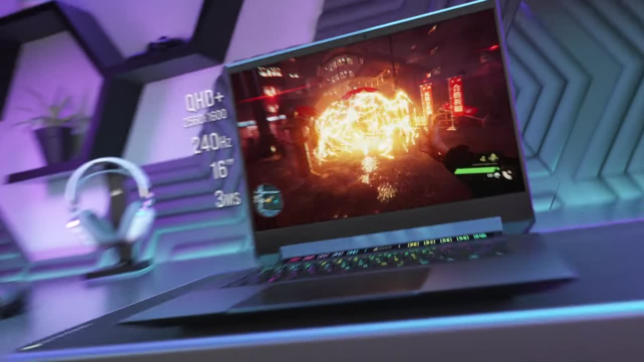 CORSAIR Voyager a1600 Gaming Laptop AMD Advanta...