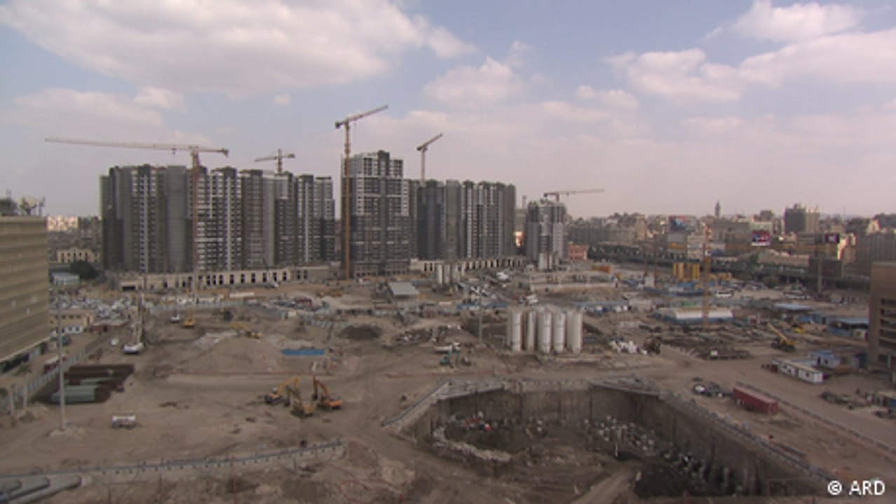 Ägypten: Eine Schnellstraße durch die Stadt der Toten