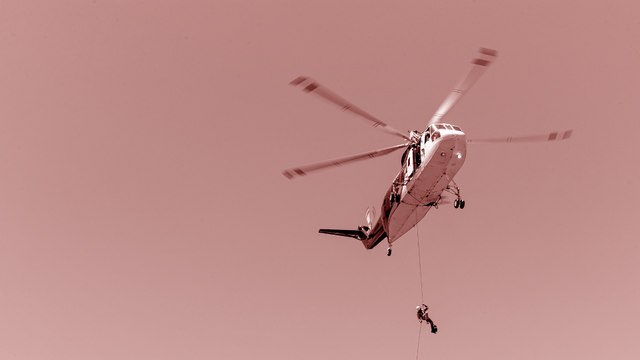 La Guardia Civil rescata en helicóptero a un menor lesionado en La Pedriza