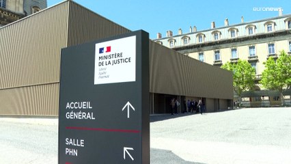 شاهد: الناجية الوحيدة من تحطم طائرة الخطوط الجوية اليمنية تدلي بشاهدتها أمام المحكمة