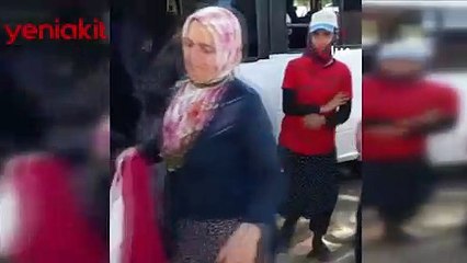 Polisleri şoke eden görüntü! 14 kişilik minibüsten bakın kaç kişi indi!