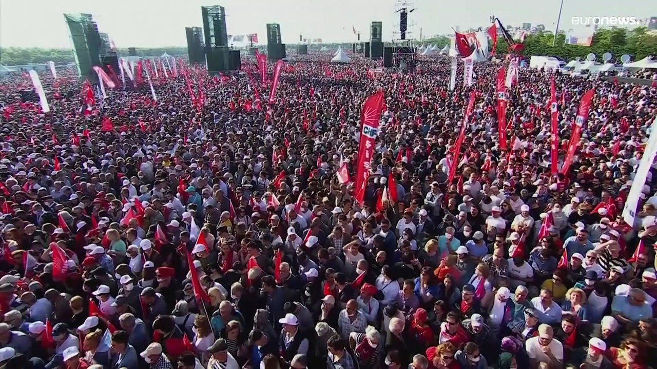 Tausende protestieren in Istanbul: Türkische Oppositionelle Kaftancioglu muss für 5 Jahre in Haft
