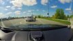 Un conducteur percute un motard en sortant de l'autoroute au dernier moment