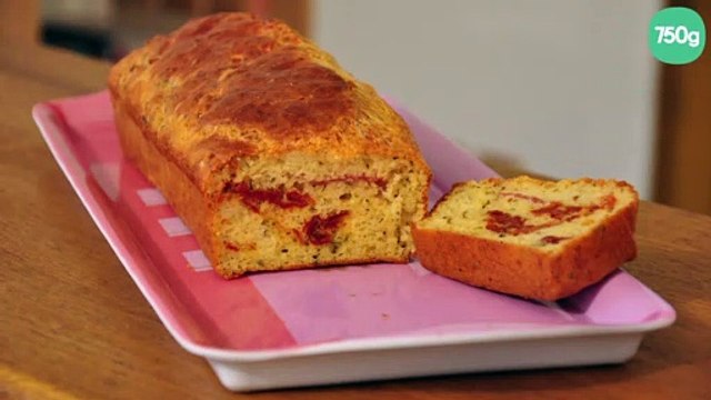 Cake aux tomates séchées et au jambon cru