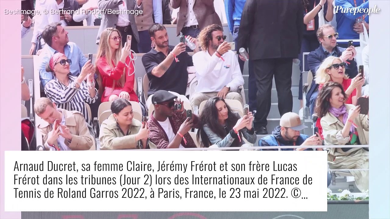 Roland-Garros 2022 : Jérémy Frérot fier de son nouveau look, avec son frère Lucas, beau gosse aux cheveux longs !