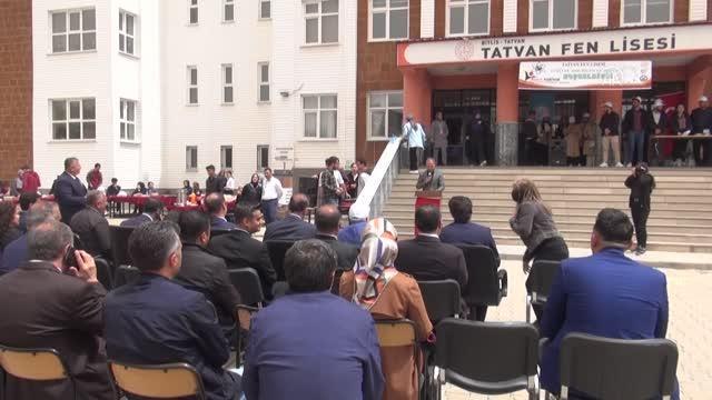 Tatvan'da TÜBİTAK 4006 Bilim Fuarı Açıldı