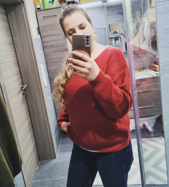 Wow! Sarafina Wollny posiert im Mini-Kleid mit Cut-out