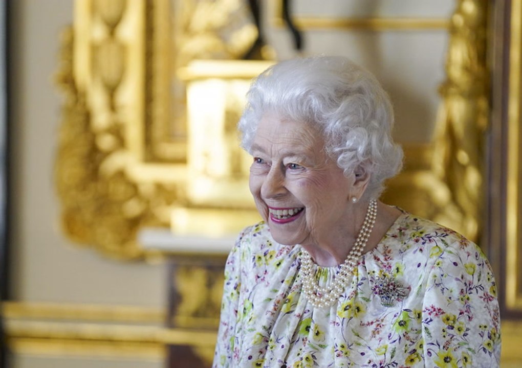 Royals nehmen ukraine-flüchtlinge auf - sogar bei der queen zu hause