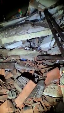 Mãe e filha ficam presas embaixo de laje após casa desabar em Baturité