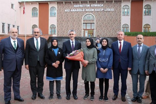 Milli Eğitim Bakan Yardımcısı Yılmaz, Ağrı'da imam hatip lisesini ziyaret etti