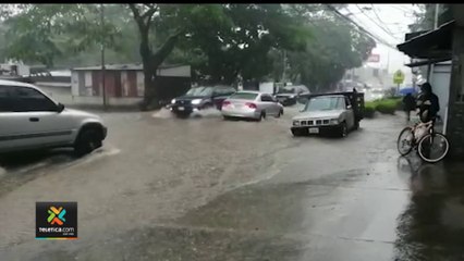 tn7-fuertes aguaceros generan inundaciones en Aalajuela-230522