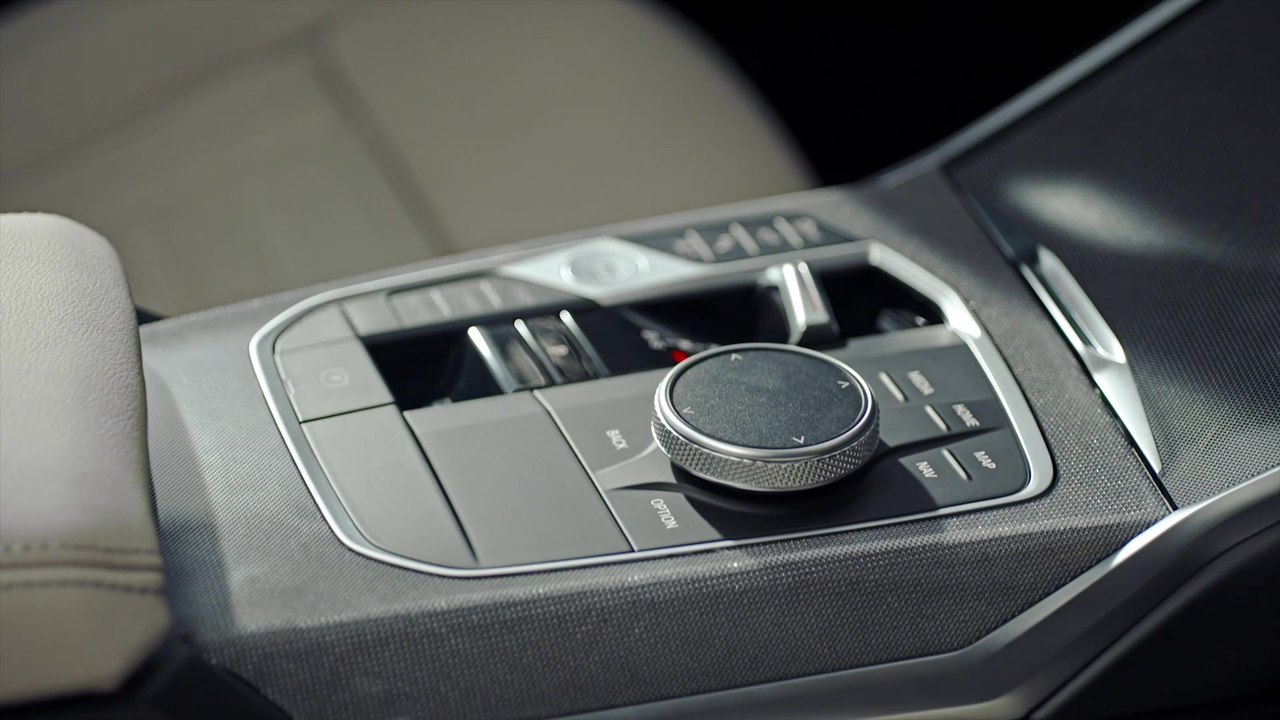 Die neue BMW 3er Limousine und der neue BMW 3er Touring - BMW iDrive der jüngsten Generation mit BMW Operating System 8