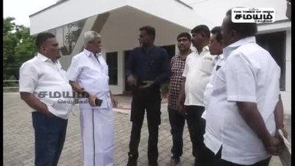 கல்குவாரி விபத்து;பாதுகாப்பு படை வீரருக்கு Gift வழங்கிய மதிமுக பிரமுகர்