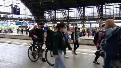 Zwischen "Zumutung" und "lohnt sich" - Verkaufsstart für 9-Euro-Ticket