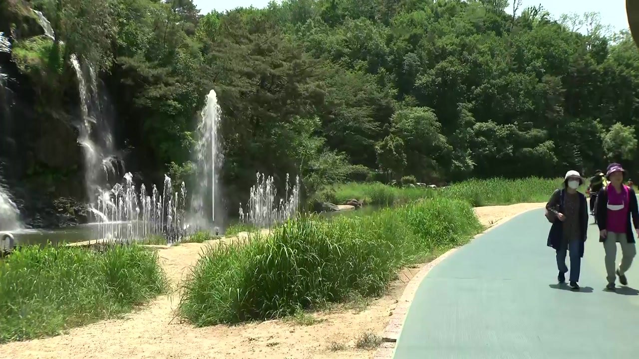 [날씨] 때 이른 더위에 강한 자외선...내일 낮까지 계속 / YTN