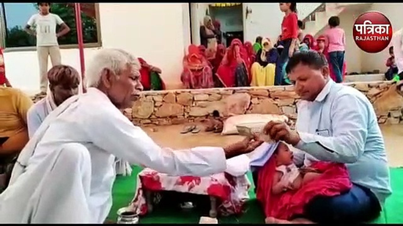 घर में एक साथ तीन मौत के बाद 24 दिन की बच्ची ने संभाली परिवार की जिम्मेदारी, पूरे गांव के सामने बांधी मासूम को पगड़ी