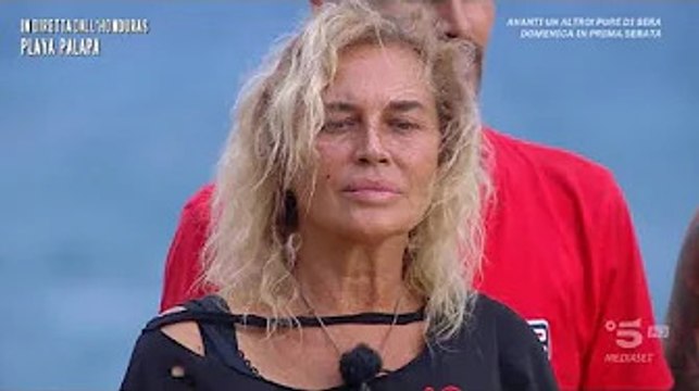 Lory Del Santo ha deluso un ex naufrago de L'Isola dei Famosi: Mi ha ferito Tra gli ospiti del for