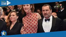 Cannes 2022 : Doria Tillier se la joue à la Mireille Darc avec sa robe ouverte presque jusqu'aux fes