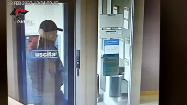 Rapina in banca alla Inside Man : sei arresti nel Torinese